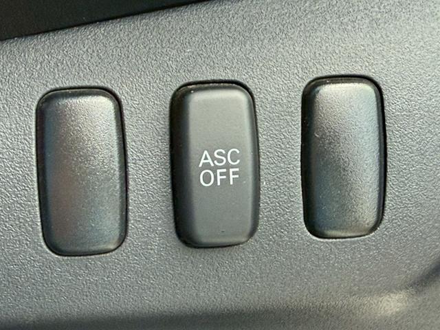 ランサー ＧＳＲエボリューションＸ　５速ＭＴ　ナビ　バックモニター　ＥＴＣ　Ｂｌｕｅｔｏｏｔｈ　フルセグＴＶ　リアウイング　車検Ｒ８年１１月　ＭＯＭＯステアリング　社外１８インチアルミ　社外マフラー（24枚目）