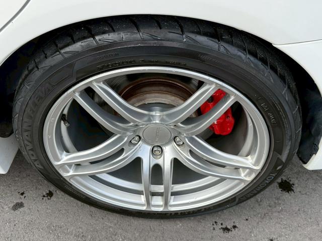 ランサー ＧＳＲエボリューションＸ　５速ＭＴ　ナビ　バックモニター　ＥＴＣ　Ｂｌｕｅｔｏｏｔｈ　フルセグＴＶ　リアウイング　車検Ｒ８年１１月　ＭＯＭＯステアリング　社外１８インチアルミ　社外マフラー（33枚目）