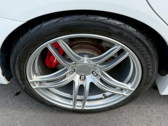 ランサー ＧＳＲエボリューションＸ　５速ＭＴ　ナビ　バックモニター　ＥＴＣ　Ｂｌｕｅｔｏｏｔｈ　フルセグＴＶ　リアウイング　車検Ｒ８年１１月　ＭＯＭＯステアリング　社外１８インチアルミ　社外マフラー（34枚目）