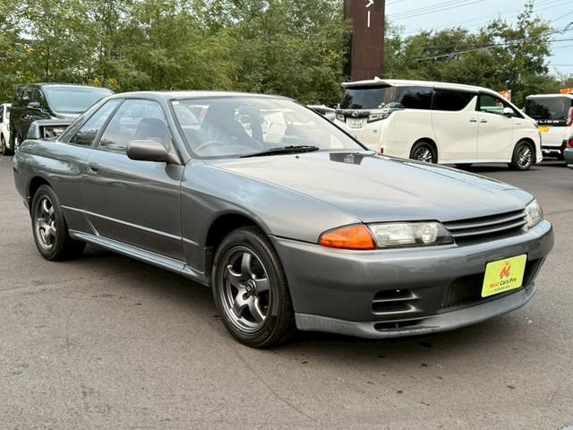 スカイライン GT-R NISMOシートカバー MOMOステアリング フジツボマフラー GT-Rキー 純正16インチアルミ エアコン 保証書(3枚目)