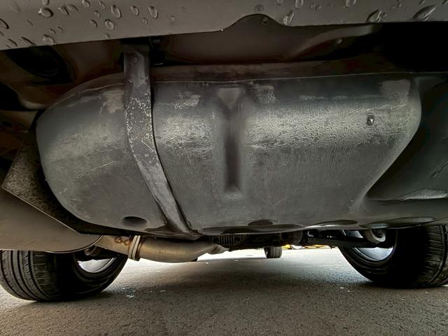 スカイライン GT-R NISMOシートカバー MOMOステアリング フジツボマフラー GT-Rキー 純正16インチアルミ エアコン 保証書(22枚目)