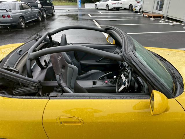 S2000 ベースグレード 社外ラジエーター 社外エキマニ ASMマフラー レカロフルバケ NARDIステアリング 社外タワーバー 社外ロールバー 車高調 SSR18インチアルミ 無限?リアスポ 全塗装済み(12枚目)