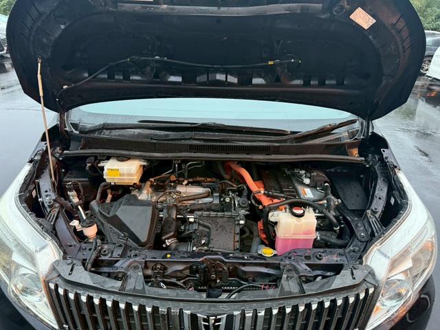 エスクァイア ハイブリッドGi 純正9インチナビ フルセグ バックモニター クルーズコントロール 後席モニター シートヒーター 置くだけ充電 スマートキー プッシュスタート LEDヘッドライト ETC 社外18インチアルミ(33枚目)