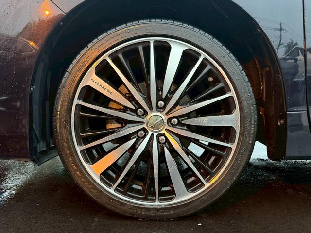 エスクァイア ハイブリッドGi 純正9インチナビ フルセグ バックモニター クルーズコントロール 後席モニター シートヒーター 置くだけ充電 スマートキー プッシュスタート LEDヘッドライト ETC 社外18インチアルミ(34枚目)