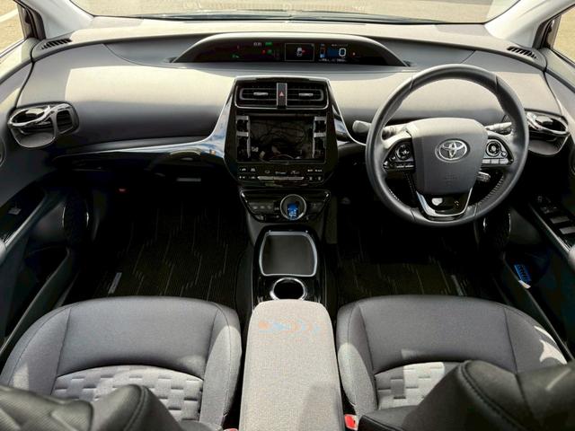プリウスＰＨＶ Ｓセーフティプラス　プリクラッシュ　レーダークルーズ　車線逸脱　インテリジェントクリアランスソナー　インテリジェントパーキングアシスト　ＬＥＤヘッドライト　シートヒーター　スマートキー　ワンオーナー（9枚目）