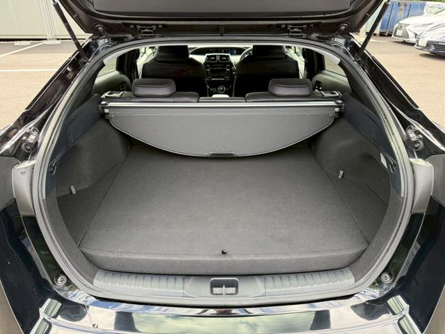 プリウスＰＨＶ Ｓセーフティプラス　プリクラッシュ　レーダークルーズ　車線逸脱　インテリジェントクリアランスソナー　インテリジェントパーキングアシスト　ＬＥＤヘッドライト　シートヒーター　スマートキー　ワンオーナー（14枚目）