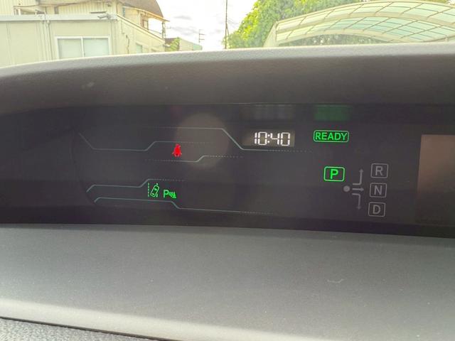 プリウスＰＨＶ Ｓセーフティプラス　プリクラッシュ　レーダークルーズ　車線逸脱　インテリジェントクリアランスソナー　インテリジェントパーキングアシスト　ＬＥＤヘッドライト　シートヒーター　スマートキー　ワンオーナー（16枚目）