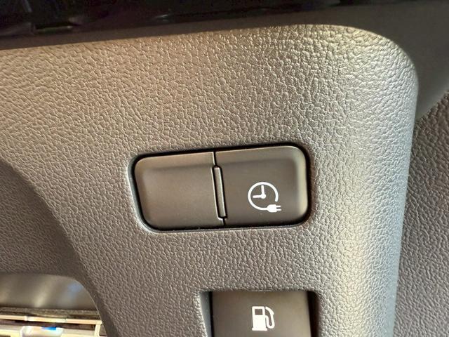 プリウスＰＨＶ Ｓセーフティプラス　プリクラッシュ　レーダークルーズ　車線逸脱　インテリジェントクリアランスソナー　インテリジェントパーキングアシスト　ＬＥＤヘッドライト　シートヒーター　スマートキー　ワンオーナー（22枚目）