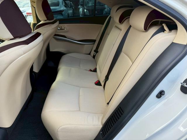 ＳＡＩ Ｇ　メーカーナビ　フルセグＴＶ　バックモニター　ＬＥＤヘッドライト　オプション純正１８インチアルミ　ＥＴＣ　プッシュスタート　オートエアコン　パワーシート　シートメモリー（13枚目）