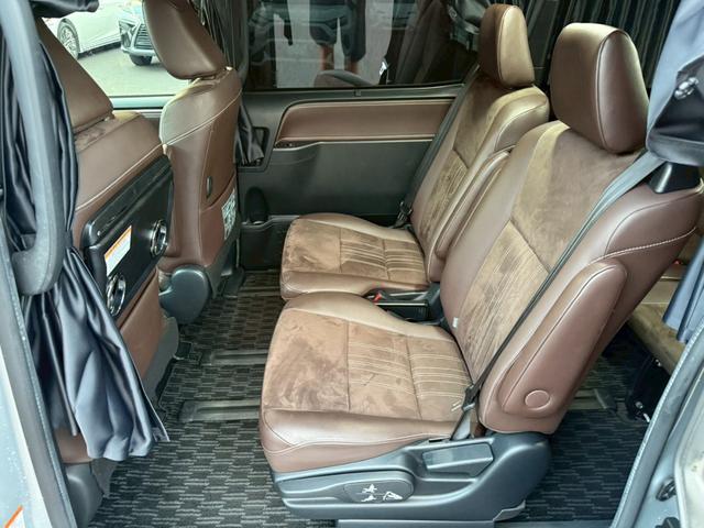 エスクァイア ハイブリッドＧｉ　プレミアムパッケージ　純正９インチナビ　フルセグ　バックモニター　後席モニター　両側パワースライドドア　プリクラッシュ　車線逸脱　クルーズコントロール　車高調　ＬＥＤヘッドライト　シートヒーター　ドラレコ（13枚目）