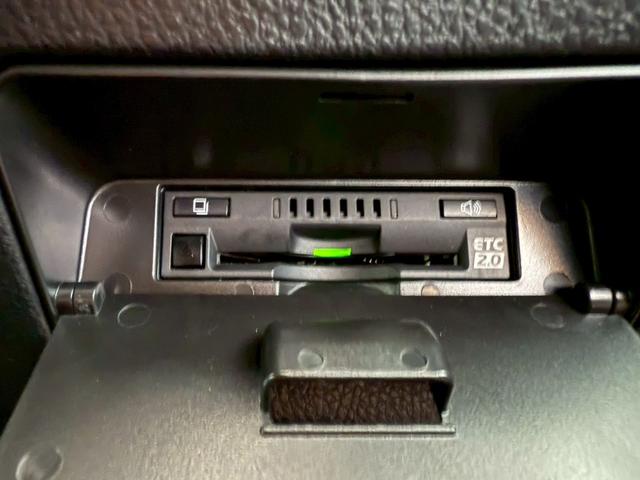 エスクァイア ハイブリッドＧｉ　プレミアムパッケージ　純正９インチナビ　フルセグ　バックモニター　後席モニター　両側パワースライドドア　プリクラッシュ　車線逸脱　クルーズコントロール　車高調　ＬＥＤヘッドライト　シートヒーター　ドラレコ（29枚目）