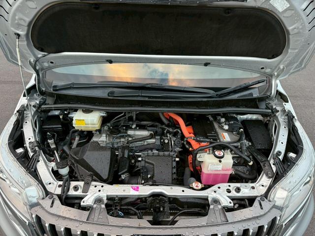 エスクァイア ハイブリッドＧｉ　プレミアムパッケージ　純正９インチナビ　フルセグ　バックモニター　後席モニター　両側パワースライドドア　プリクラッシュ　車線逸脱　クルーズコントロール　車高調　ＬＥＤヘッドライト　シートヒーター　ドラレコ（35枚目）