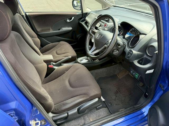 フィット 15XH スマートキー クルーズコントロール シートヒーター ワンオーナー(10枚目)