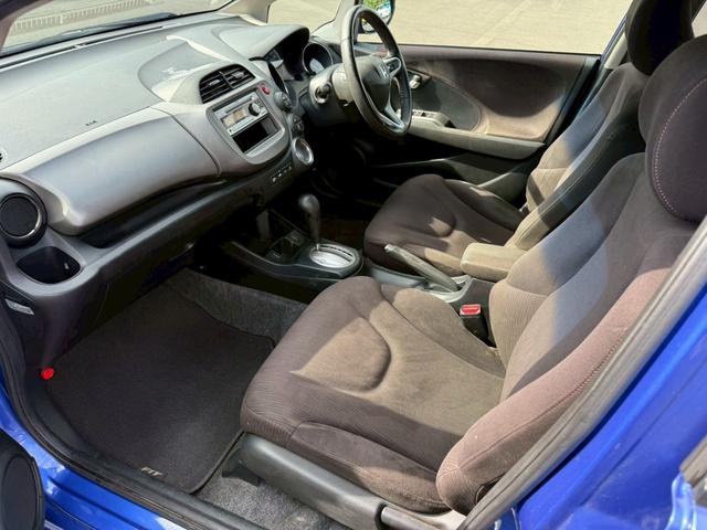 フィット 15XH スマートキー クルーズコントロール シートヒーター ワンオーナー(12枚目)