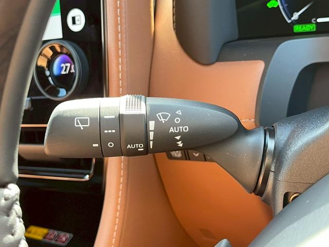 ヴェルファイアハイブリッド Z プレミア メーカーナビ フルセグ 全周囲モニター 両側パースライドドア ユニバーサルステップ HUD BSM デジタルインナーミラー メモリー付パワーシート パワーバックドア シートヒーター ワンオーナー(24枚目)