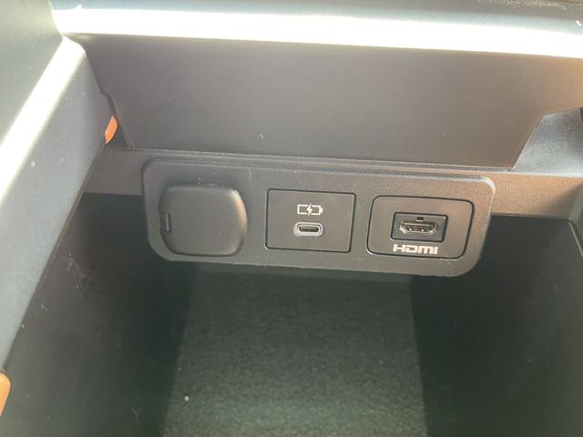 ヴェルファイアハイブリッド Z プレミア メーカーナビ フルセグ 全周囲モニター 両側パースライドドア ユニバーサルステップ HUD BSM デジタルインナーミラー メモリー付パワーシート パワーバックドア シートヒーター ワンオーナー(27枚目)