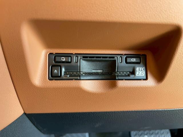 ヴェルファイアハイブリッド Z プレミア メーカーナビ フルセグ 全周囲モニター 両側パースライドドア ユニバーサルステップ HUD BSM デジタルインナーミラー メモリー付パワーシート パワーバックドア シートヒーター ワンオーナー(30枚目)