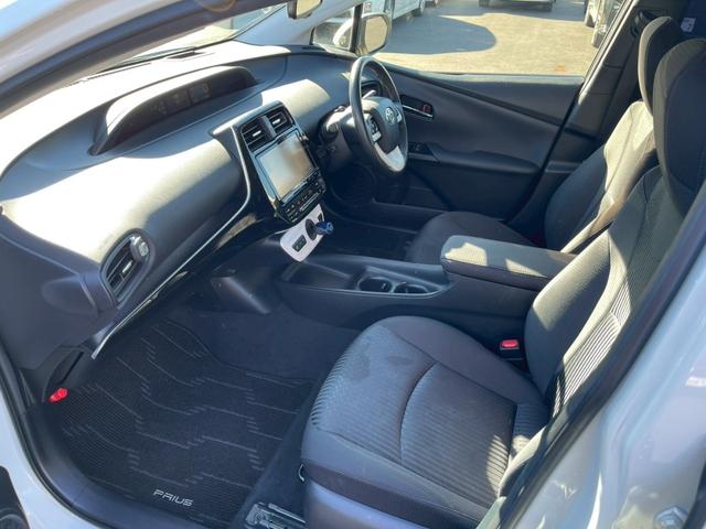 プリウス Sセーフティプラス 純正9インチナビ フルセグ バックモニター プリクラッシュ レーダークルーズ インテリジェントクリソナ パーキングアシスト LEDヘッドライト ヘッドアップディスプレイ スマートキー ETC(12枚目)