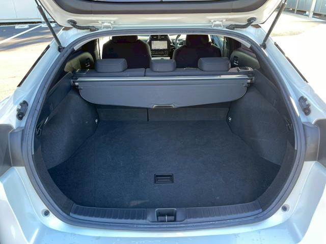 プリウス Sセーフティプラス 純正9インチナビ フルセグ バックモニター プリクラッシュ レーダークルーズ インテリジェントクリソナ パーキングアシスト LEDヘッドライト ヘッドアップディスプレイ スマートキー ETC(14枚目)