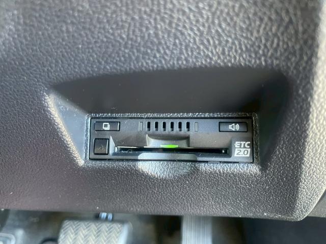 プリウス Sセーフティプラス 純正9インチナビ フルセグ バックモニター プリクラッシュ レーダークルーズ インテリジェントクリソナ パーキングアシスト LEDヘッドライト ヘッドアップディスプレイ スマートキー ETC(17枚目)