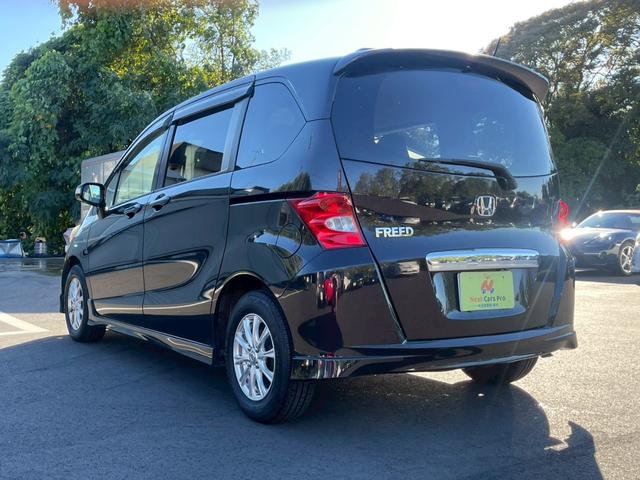 フリード G エアロ ジャストセレクション 両側パワースライドドア 社外ナビ フルセグ スマートキー HIDヘッドライト 後席モニター(4枚目)