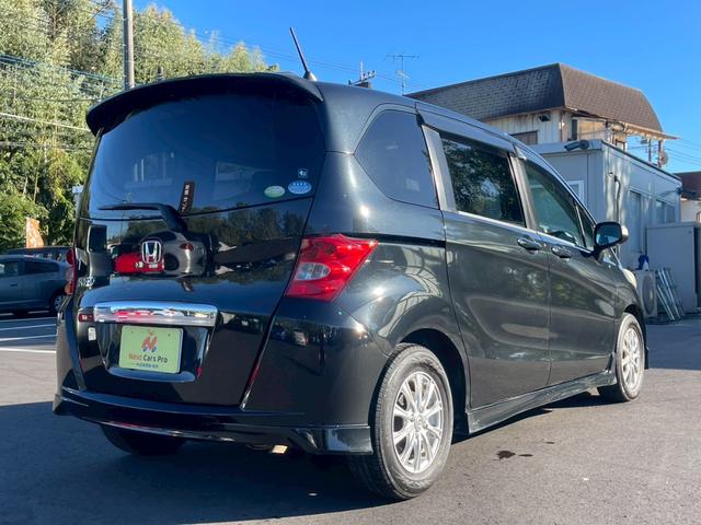 フリード G エアロ ジャストセレクション 両側パワースライドドア 社外ナビ フルセグ スマートキー HIDヘッドライト 後席モニター(5枚目)