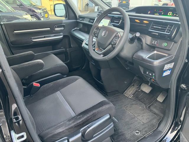 ステップワゴンスパーダ スパーダハイブリッド　Ｇ　ホンダセンシング　純正９インチナビ　バックカメラ　Ｂｌｕｅｔｏｏｔｈ　フルセグＴＶ　ＥＴＣ　両側パワースライドドア　禁煙車　ＬＥＤヘッドライト　クルーズコントロール（10枚目）