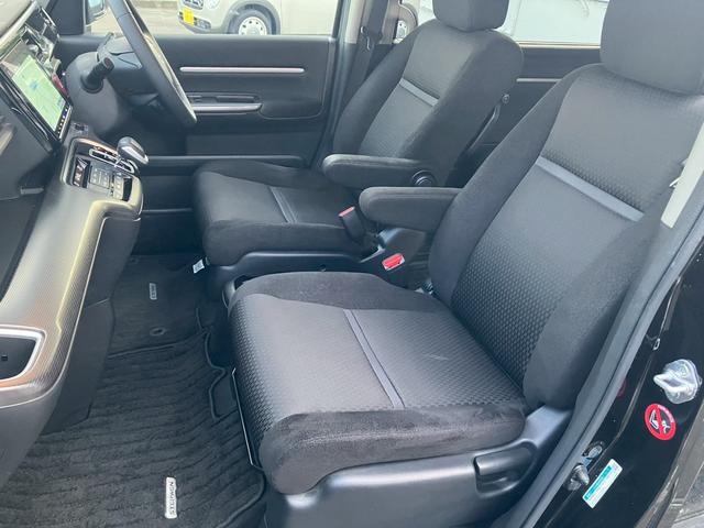 ステップワゴンスパーダ スパーダハイブリッド　Ｇ　ホンダセンシング　純正９インチナビ　バックカメラ　Ｂｌｕｅｔｏｏｔｈ　フルセグＴＶ　ＥＴＣ　両側パワースライドドア　禁煙車　ＬＥＤヘッドライト　クルーズコントロール（14枚目）