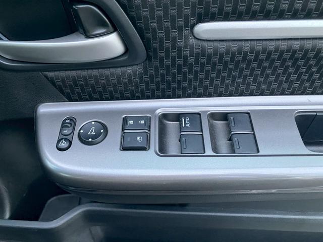 ステップワゴンスパーダ スパーダハイブリッド　Ｇ　ホンダセンシング　純正９インチナビ　バックカメラ　Ｂｌｕｅｔｏｏｔｈ　フルセグＴＶ　ＥＴＣ　両側パワースライドドア　禁煙車　ＬＥＤヘッドライト　クルーズコントロール（32枚目）