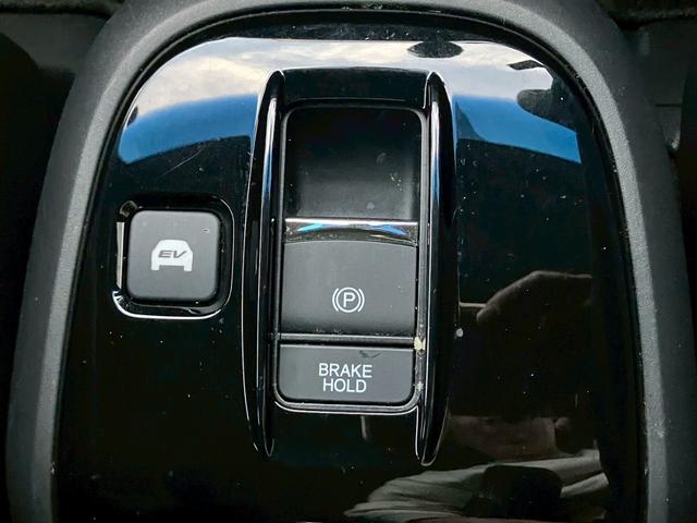 ステップワゴンスパーダ スパーダハイブリッド　Ｇ　ホンダセンシング　純正９インチナビ　バックカメラ　Ｂｌｕｅｔｏｏｔｈ　フルセグＴＶ　ＥＴＣ　両側パワースライドドア　禁煙車　ＬＥＤヘッドライト　クルーズコントロール（36枚目）