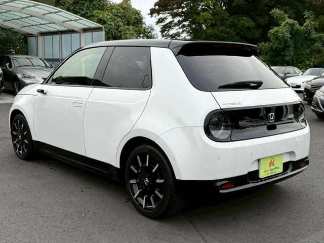 Honda e アドバンス メーカーナビ フルセグ 全周囲M 衝突軽減ブレーキ 全車速追従クルーズコントロール 前後誤発進抑制 パーキングパイロット AC100V電源 スマートキー LEDライト シートヒーター ワンオーナー(4枚目)