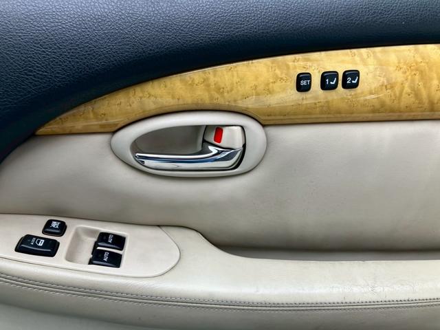 ソアラ ４３０ＳＣＶ　社外ナビＴＶ　バックモニター　クルーズコントロール　ベージュレザーシート　シートヒーター　メモリー付パワーシート　ＨＩＤヘッドライト　ＷＯＲＫ２０インチアルミ　１０．４万ｋｍ時タイベル交換（19枚目）