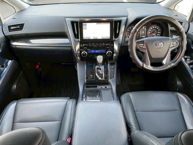 アルファード ２．５Ｓ　Ｃパッケージ　純正ナビ　フルセグ　バックモニター　プリクラッシュ　前後方誤発進抑制　全車速追従クルコン　パワーシート　ＬＥＤヘッドライト　スマートキー　パドルシフト　ＥＴＣ（9枚目）