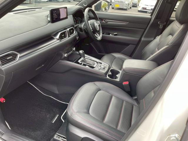 気になるお車がありましたら右の電話番号から直接お店にお問い合わせください。支払方法から車両情報、状態までなんでもご説明させて頂きます。スタッフ一同ご連絡お待ちしております。