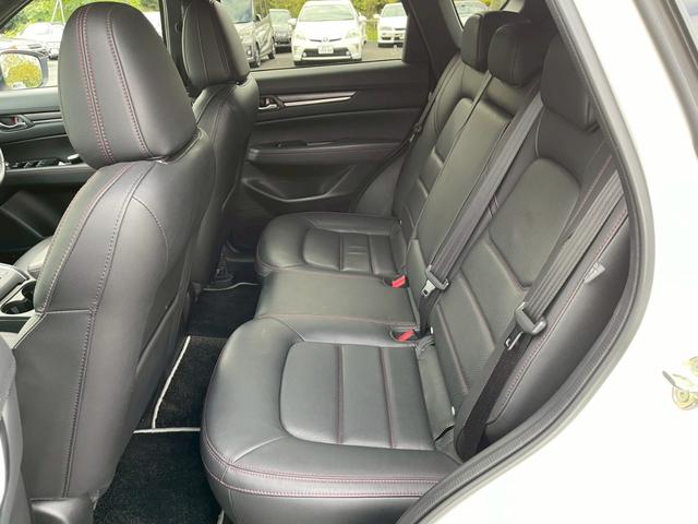 気になるお車がありましたら右の電話番号から直接お店にお問い合わせください。支払方法から車両情報、状態までなんでもご説明させて頂きます。スタッフ一同ご連絡お待ちしております。