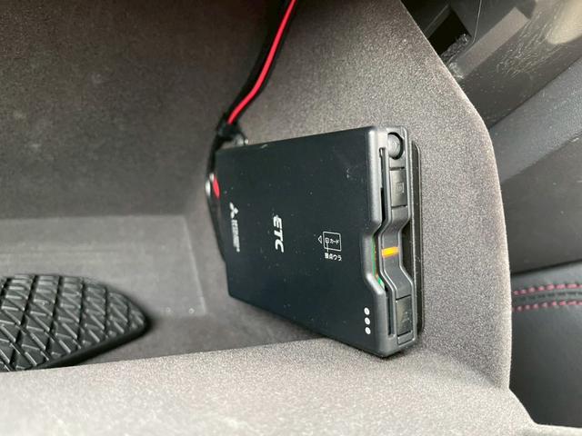 気になるお車がありましたら右の電話番号から直接お店にお問い合わせください。支払方法から車両情報、状態までなんでもご説明させて頂きます。スタッフ一同ご連絡お待ちしております。