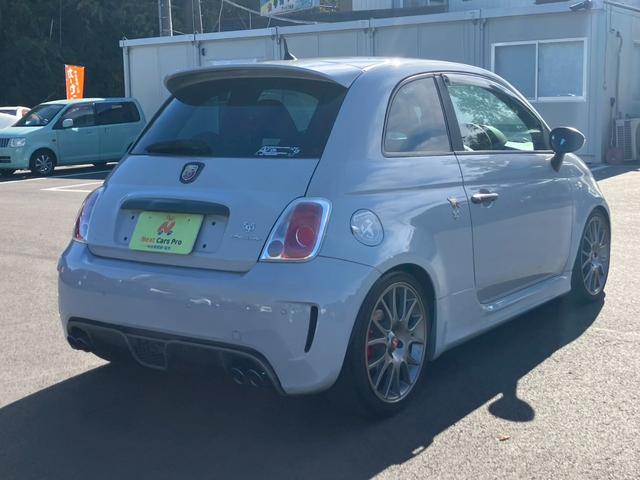 アバルト５９５ コンペティツィオーネ　社外ナビ　フルセグ　Ｓａｂｅｌｔ製革／アルカンターラコンビシート　Ｂｒｅｍｂｏブレーキキャリパー　車高調　キーレス　ＥＴＣ（5枚目）