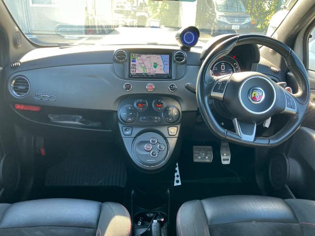 アバルト５９５ コンペティツィオーネ　社外ナビ　フルセグ　Ｓａｂｅｌｔ製革／アルカンターラコンビシート　Ｂｒｅｍｂｏブレーキキャリパー　車高調　キーレス　ＥＴＣ（9枚目）
