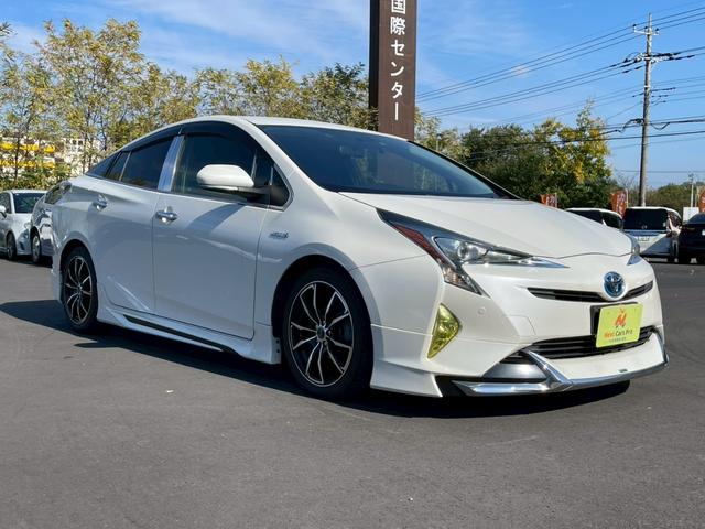 プリウス Ｓツーリングセレクション　モデリスタエアロ　純正９インチナビ　フルセグ　バックモニター　シートヒーター　社外１７インチアルミ　ダウンサス　ＬＥＤヘッドライト　スマートキー（2枚目）