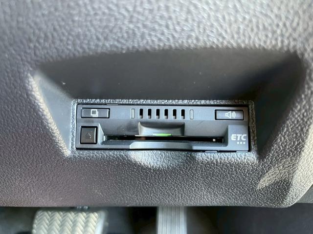 プリウス Ｓツーリングセレクション　モデリスタエアロ　純正９インチナビ　フルセグ　バックモニター　シートヒーター　社外１７インチアルミ　ダウンサス　ＬＥＤヘッドライト　スマートキー（26枚目）