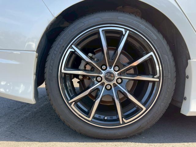 プリウス Ｓツーリングセレクション　モデリスタエアロ　純正９インチナビ　フルセグ　バックモニター　シートヒーター　社外１７インチアルミ　ダウンサス　ＬＥＤヘッドライト　スマートキー（30枚目）