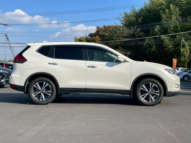 エクストレイル ２０Ｘｉ　純正９インチナビ　フルセグ　全周囲モニター　プロパイロット　エマブレ　追従クルコン　インテリジェントルームミラー　パワーバックドア　電動パーキングブレーキ　オートホールド　ＬＥＤヘッドライト（8枚目）