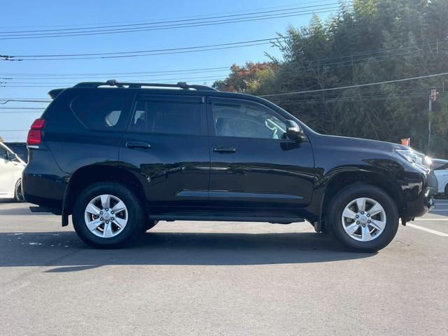 ランドクルーザープラド ＴＸ　Ｌパッケージ　メーカー９インチナビ　ＴＶ　７人乗り　サンルーフ　全周囲カメラ　衝突被害軽減システム　レーダークルーズ　コーナーセンサー　ＥＴＣ　前席シートヒーター・クーラー　ブラインドスポットモニター　ルーフレール（10枚目）