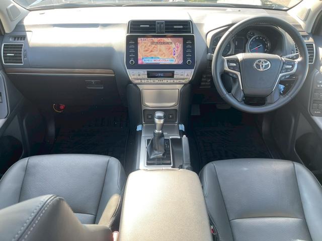 ランドクルーザープラド ＴＸ　Ｌパッケージ　メーカー９インチナビ　ＴＶ　７人乗り　サンルーフ　全周囲カメラ　衝突被害軽減システム　レーダークルーズ　コーナーセンサー　ＥＴＣ　前席シートヒーター・クーラー　ブラインドスポットモニター　ルーフレール（11枚目）