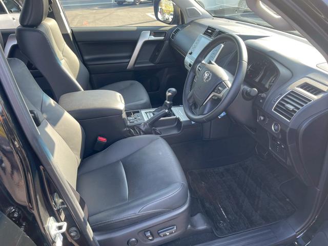 ランドクルーザープラド ＴＸ　Ｌパッケージ　メーカー９インチナビ　ＴＶ　７人乗り　サンルーフ　全周囲カメラ　衝突被害軽減システム　レーダークルーズ　コーナーセンサー　ＥＴＣ　前席シートヒーター・クーラー　ブラインドスポットモニター　ルーフレール（12枚目）