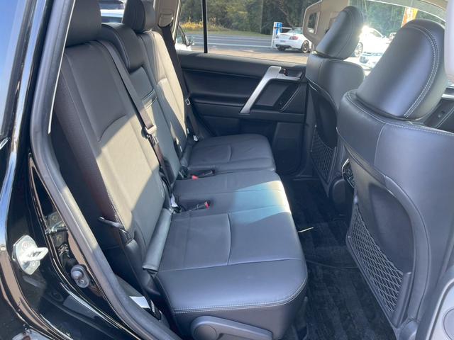 ランドクルーザープラド ＴＸ　Ｌパッケージ　メーカー９インチナビ　ＴＶ　７人乗り　サンルーフ　全周囲カメラ　衝突被害軽減システム　レーダークルーズ　コーナーセンサー　ＥＴＣ　前席シートヒーター・クーラー　ブラインドスポットモニター　ルーフレール（13枚目）