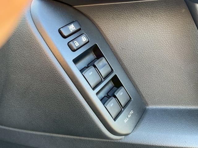 ランドクルーザープラド ＴＸ　Ｌパッケージ　メーカー９インチナビ　ＴＶ　７人乗り　サンルーフ　全周囲カメラ　衝突被害軽減システム　レーダークルーズ　コーナーセンサー　ＥＴＣ　前席シートヒーター・クーラー　ブラインドスポットモニター　ルーフレール（24枚目）