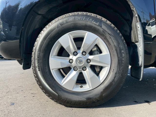 ランドクルーザープラド ＴＸ　Ｌパッケージ　メーカー９インチナビ　ＴＶ　７人乗り　サンルーフ　全周囲カメラ　衝突被害軽減システム　レーダークルーズ　コーナーセンサー　ＥＴＣ　前席シートヒーター・クーラー　ブラインドスポットモニター　ルーフレール（35枚目）