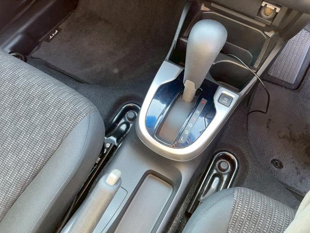 フィット １３Ｇ・Ｌパッケージ　純正ＳＤナビ　ＴＶ　バックカメラ　スマートキープッシュスタート　　ビルトインＥＴＣ　オートエアコン　Ｂｌｕｅｔｏｏｔｈ　ドアバイザー（21枚目）