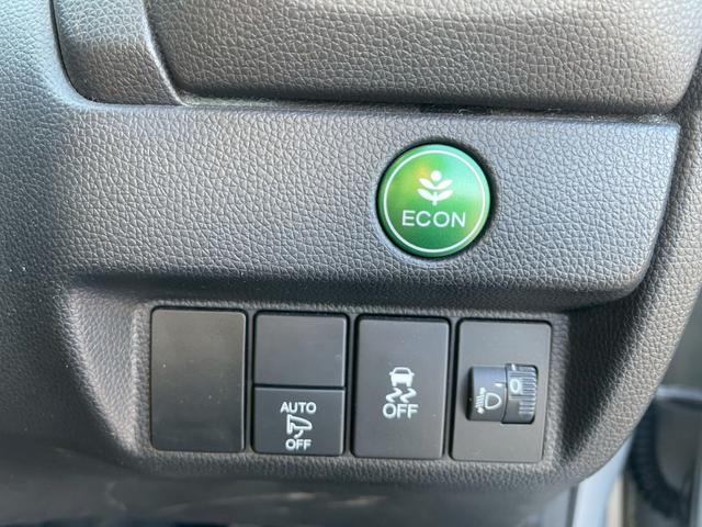 フィット １３Ｇ・Ｌパッケージ　純正ＳＤナビ　ＴＶ　バックカメラ　スマートキープッシュスタート　　ビルトインＥＴＣ　オートエアコン　Ｂｌｕｅｔｏｏｔｈ　ドアバイザー（25枚目）